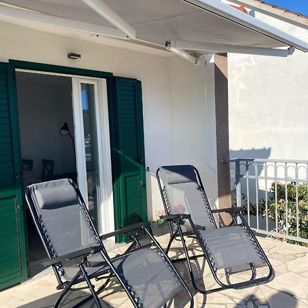 Kn House With Two Apartments Near Sea Rogoznica  Exteriér fotografie