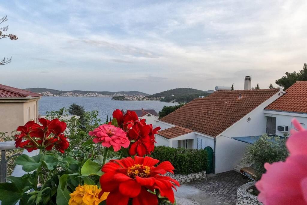 Kn House With Two Apartments Near Sea Rogoznica  Exteriér fotografie